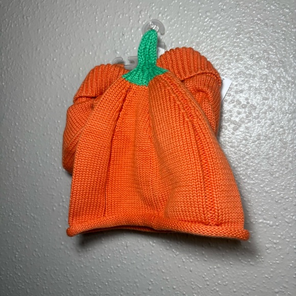 New Orange Baby Pumpkin Hat and Bootie Set - Picture 2 of 3